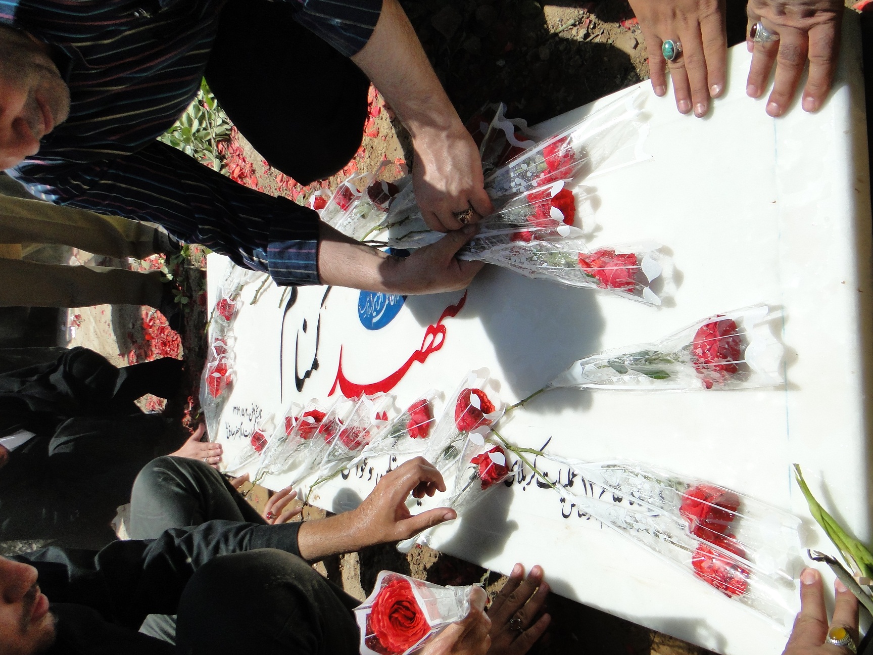 مراسم تشییع و خاکسپاری دو شهید گمنام در دانشگاه پیام نور استان البرز