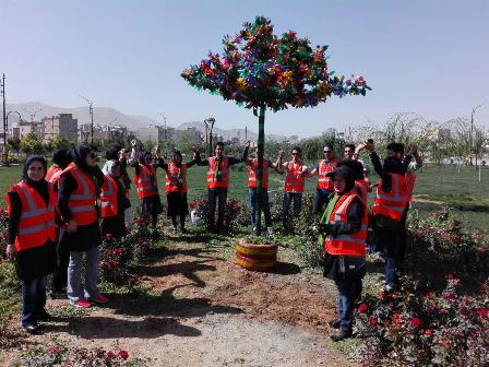 کاشت درخت بازیافتی دانشجویان پیام نور مرکز اراک
