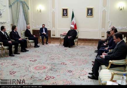 روحانی: ایران از گسترش همکاری با اتحادیه اروپا و از جمله رومانی استقبال می کند