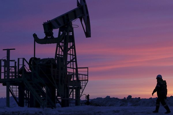 وزیر انرژی روسیه: طبق توافقنامه اوپک تولید نفت را کاهش دادیم