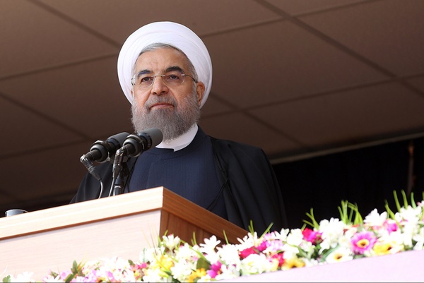 دکتر  روحانی در مراسم ۲۲ بهمن: باید دست به دست هم دهیم و با فساد و ویژه خواری‌ها بجنگیم/ در پی آشتی و انسجام ملی هستیم
