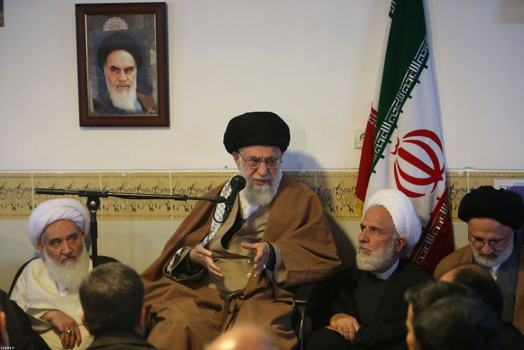رهبر معظم انقلاب اسلامی: لزوم تامین مسکن زلزله‌زدگان با مدیریت متمرکز و کار جهادی