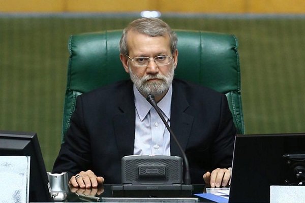 واکنش لاریجانی به اعتراض نمایندگان درمورد تعطیلات دو هفته ای مجلس