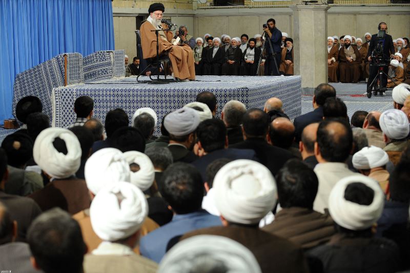 رهبر معظم انقلاب اسلامی در دیدار هزاران نفر از مردم قم