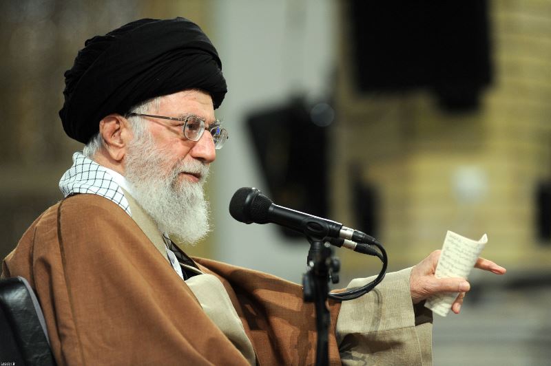 رهبر معظم انقلاب اسلامی: اگر مسئولان ضعف‌ها را برطرف کنند آمریکا هیچ غلطی نمی‌تواند بکند