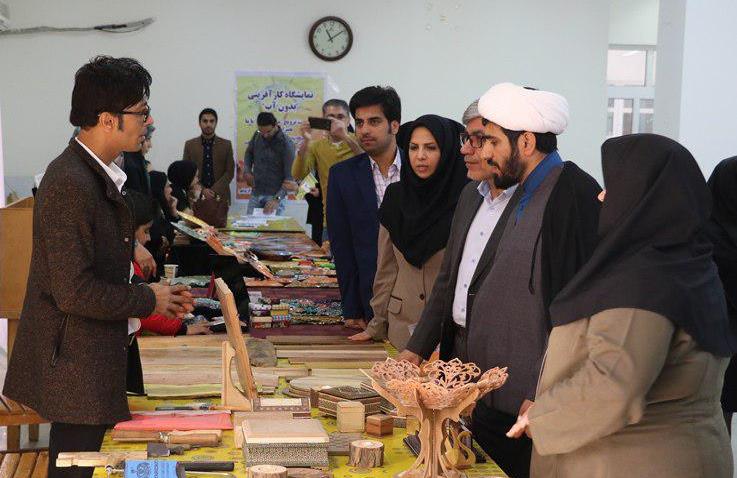 نمایشگاه “کارآفرینی بدون آب ” در دانشگاه پیام نور بوشهر افتتاح شد