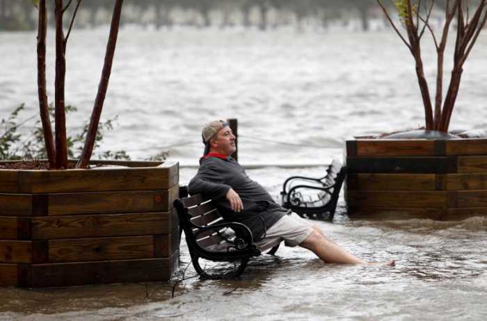 طوفان فلورانس کارولینای آمریکا را درنوردید