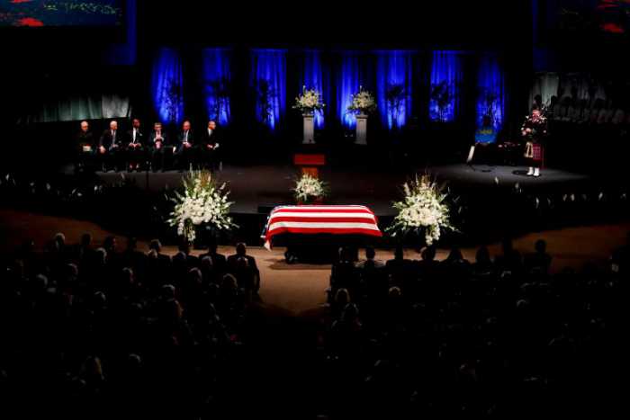 مراسم تشییع جنازه جان مک کین