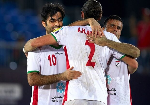 تمامی مسابقات فوتبال ایران تعطیل شد