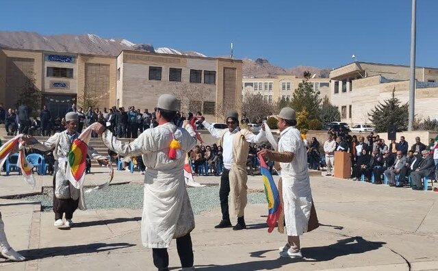 جشنواره بازی‌های بومی محلی دانشگاه‌ پیام‌نور فارس برگزار شد